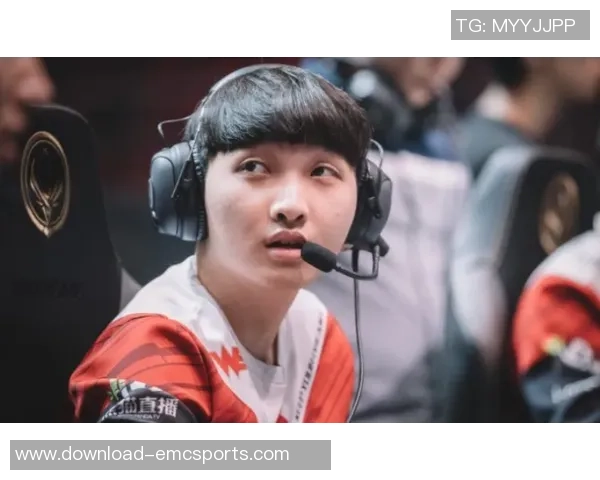 足球热讯：新赛季转会动态揭晓明星球员去向引发热议